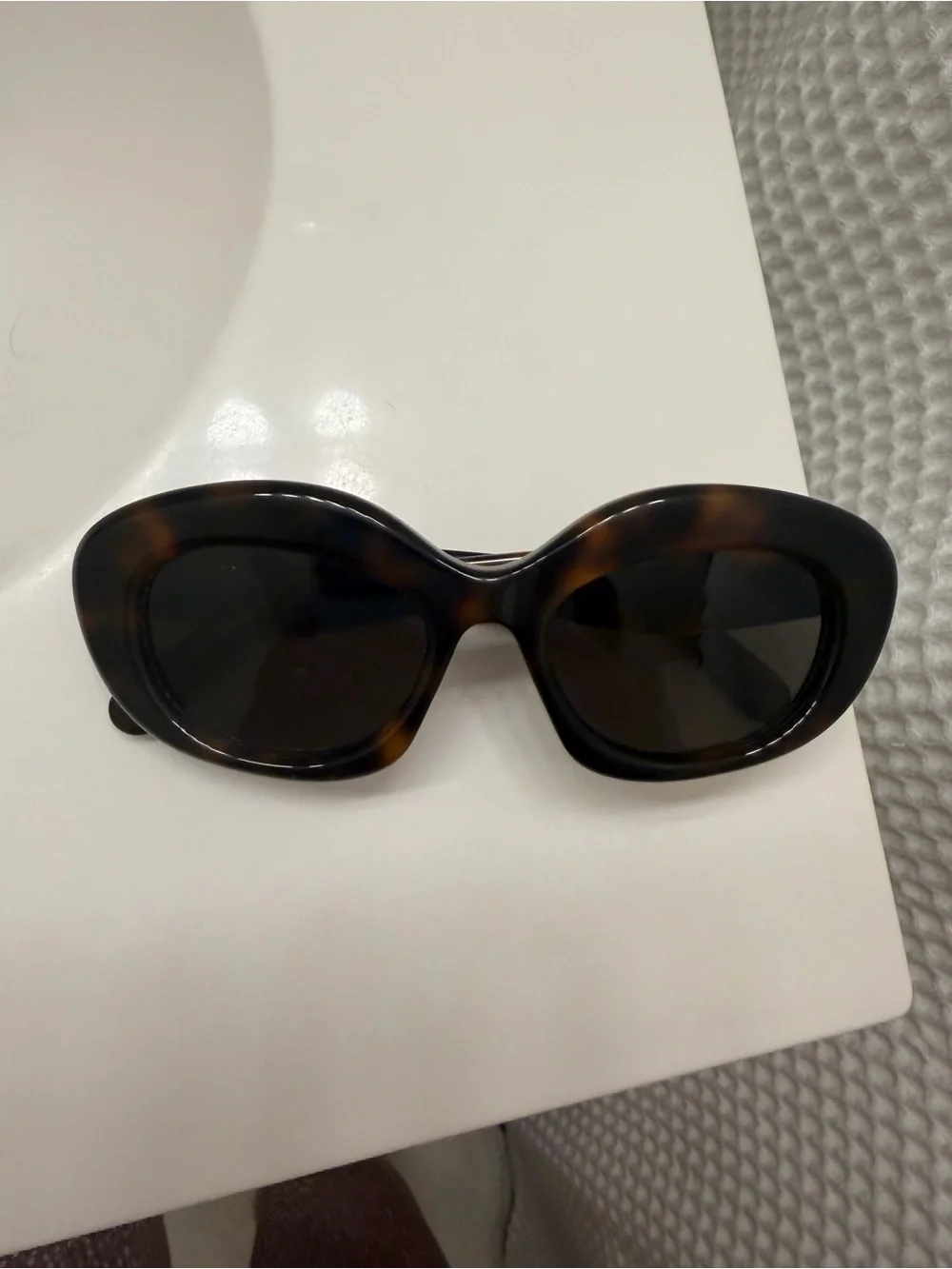 Loewe Tortoiseshell Oval Sunglasses - Dark Brown